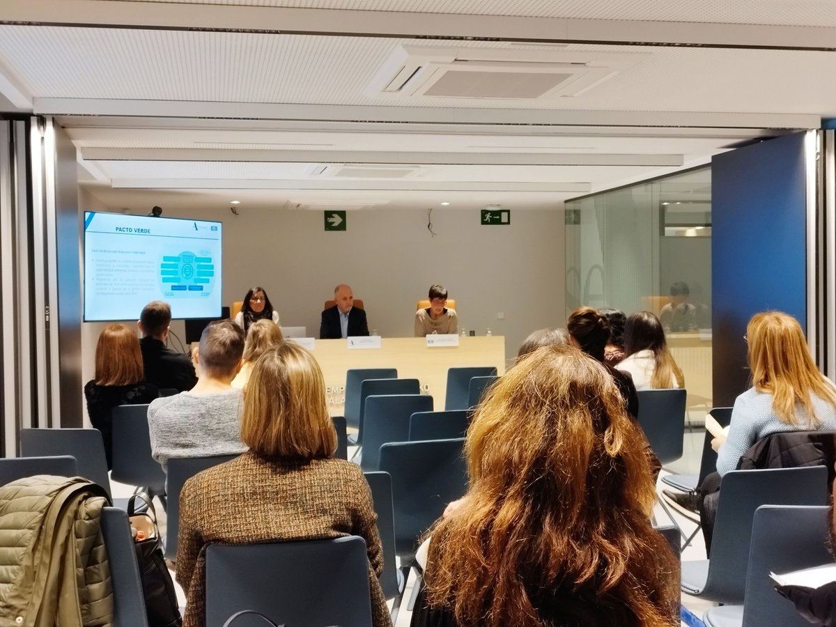 📢 Una vez más, esta semana, hemos vuelto a dar la formación sobre:
📦 𝗡𝗼𝗿𝗺𝗮𝘁𝗶𝘃𝗮 𝗱𝗲 𝗲𝗻𝘃𝗮𝘀𝗲𝘀 𝘆 𝗥𝗲𝘀𝗽𝗼𝗻𝘀𝗮𝗯𝗶𝗹𝗶𝗱𝗮𝗱 𝗔𝗺𝗽𝗹𝗶𝗮𝗱𝗮 𝗱𝗲𝗹 𝗣𝗿𝗼𝗱𝘂𝗰𝘁𝗼𝗿 (𝗥𝗔𝗣)