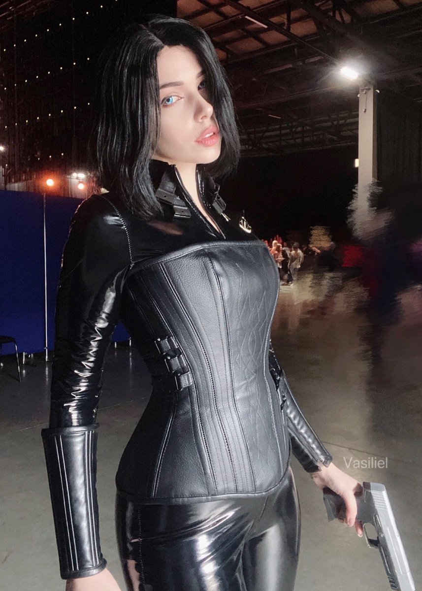 Vasiliel_cos's tweet image. im her