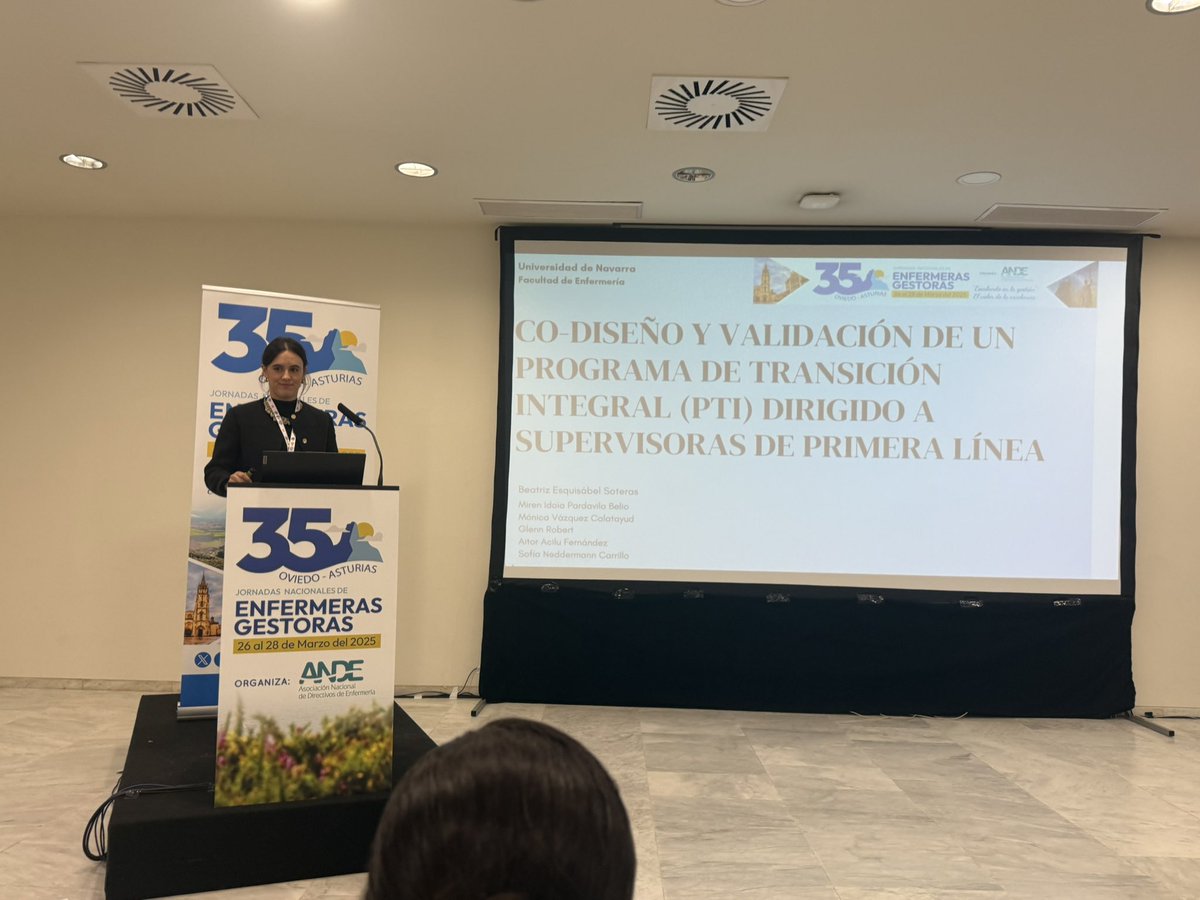 Mónica Vázquez Calatayud (@calatayudmonica) on Twitter photo ✨ Orgullo es poco al 👂🏻 a <a href="/besquisabels/">Beatriz Esquisábel Soteras</a> 🗣️ su comunicación oral en el #35ANDE. Un honor dirigir su tesis 🫂 <a href="/IdoiaPardavila/">Idoia Pardavila</a> un trabajo clave para un liderazgo efectivo en enfermería: co-diseño y validación de un Programa de Transición Integral para supervisoras de primera línea. ✨ Orgullo es poco al 👂🏻 a <a href="/besquisabels/">Beatriz Esquisábel Soteras</a> 🗣️ su comunicación oral en el #35ANDE. Un honor dirigir su tesis 🫂 <a href="/IdoiaPardavila/">Idoia Pardavila</a> un trabajo clave para un liderazgo efectivo en enfermería: co-diseño y validación de un Programa de Transición Integral para supervisoras de primera línea.