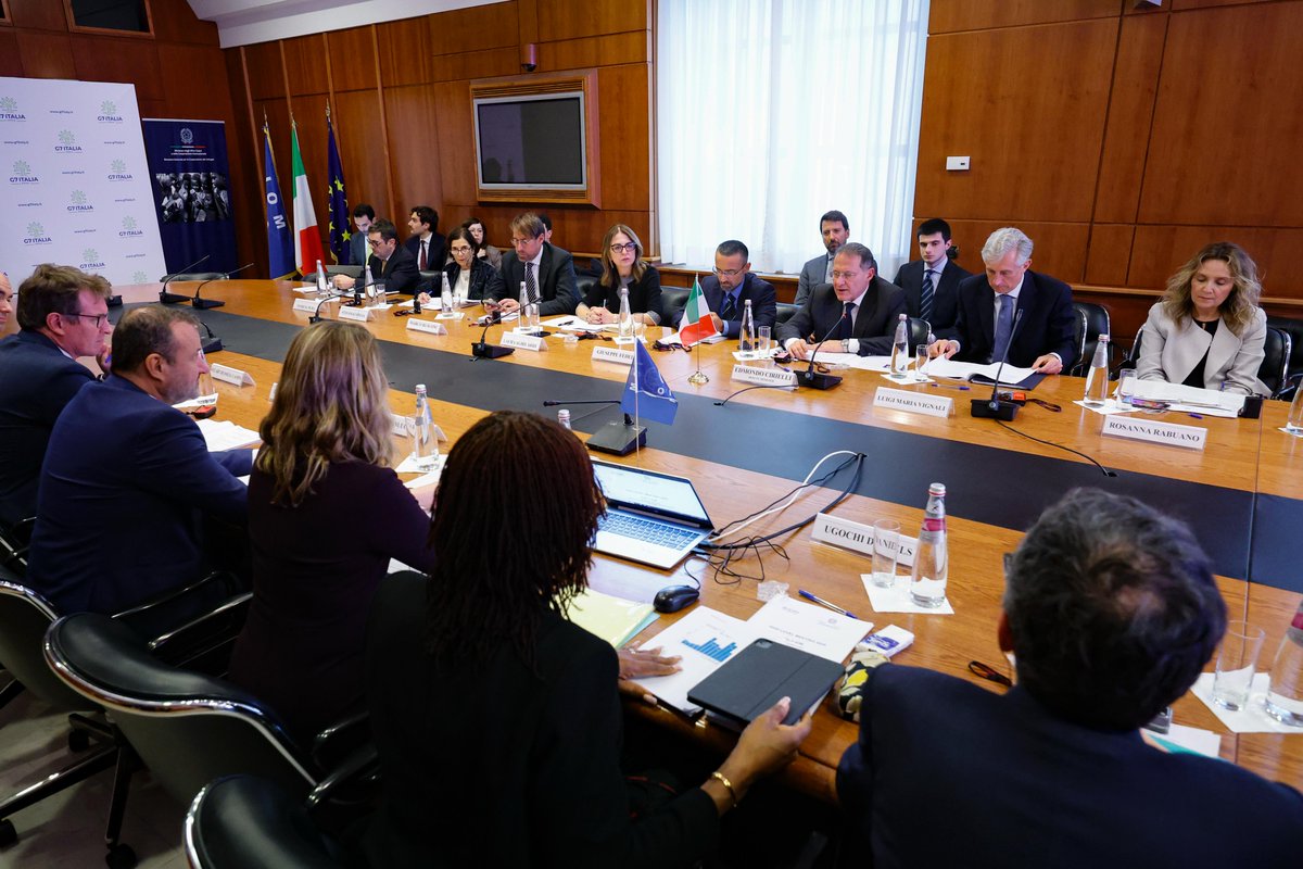 DM <a href="/edmondocirielli/">edmondo cirielli</a> with DG Amy Pope <a href="/IOMchief/">Amy Pope</a> inaugurated in #Rome the high-level migration dialogue 🇮🇹-OIM. Focus on prospects for joint action to fight human trafficking, establish alternative regular channels, and assist with repatriations
