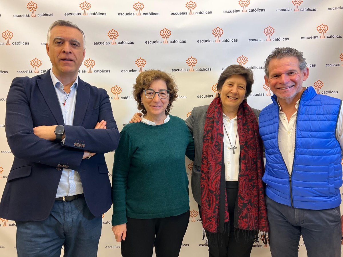 La Salle Santander (@lasallesdr) on Twitter photo Nuestro Director, José Manuel Merino, está participando en la Asamblea Anual de <a href="/ecatolicas/">Escuelas Católicas</a> en Madrid como Presidente de Escuelas Católicas Cantabria. En la foto aparece acompañado por el Secretario General, la Presidenta saliente, y la Secretaria General de EC Cantabria. Nuestro Director, José Manuel Merino, está participando en la Asamblea Anual de <a href="/ecatolicas/">Escuelas Católicas</a> en Madrid como Presidente de Escuelas Católicas Cantabria. En la foto aparece acompañado por el Secretario General, la Presidenta saliente, y la Secretaria General de EC Cantabria.