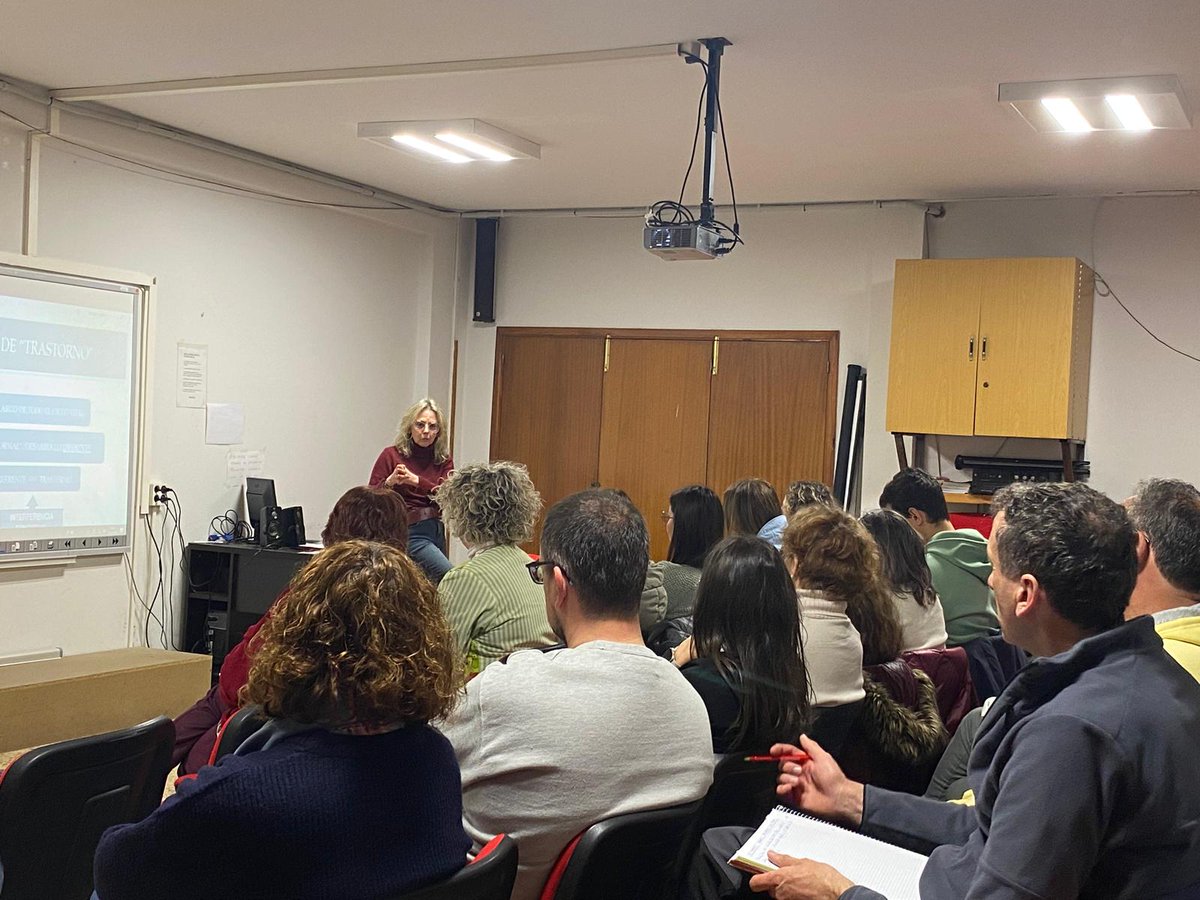 CPR Avilés Occidente (@cpravilesocci) on Twitter photo Proyecto de Formación en Centros 🏫del CP Jovellanos, con Mónica Fernández Prada, presidenta de ADANSI, y que ha tratado las necesidades en el aula del alumnado 👩⚕️🧑⚕️TEA. <a href="/cprgijon/">cprgijon</a> <a href="/cprcuencas/">CPR Cuencas Mineras</a> <a href="/CPROviedo/">CPR_Oviedo</a> <a href="/adansi_autismo/">ADANSI</a> Proyecto de Formación en Centros 🏫del CP Jovellanos, con Mónica Fernández Prada, presidenta de ADANSI, y que ha tratado las necesidades en el aula del alumnado 👩⚕️🧑⚕️TEA. <a href="/cprgijon/">cprgijon</a> <a href="/cprcuencas/">CPR Cuencas Mineras</a> <a href="/CPROviedo/">CPR_Oviedo</a> <a href="/adansi_autismo/">ADANSI</a>
