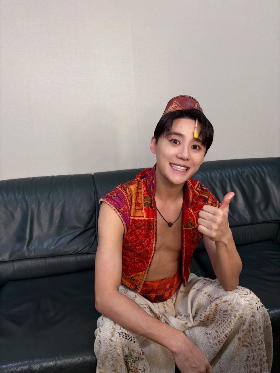 김준수에서 샤라딘이 되기까지🤴🏻

마법보다 더 마법같은 뮤지컬 알라딘 
분장실 알바 랜선 체험…⭐️

🕌 youtu.be/jSdrrmlkpqA?si…

잠시후 7시30분 저녁공연에서 만나요 👋🏻

#김준수 #KIMJUNSU #XIA
#XIA준수 #ジュンス #金俊秀
#PALMTREEISLAND