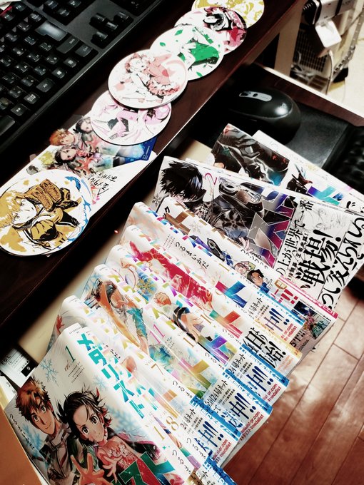 電子書籍で買おうか悩んだけど
本屋さんで全巻買った\(^o^)/ 