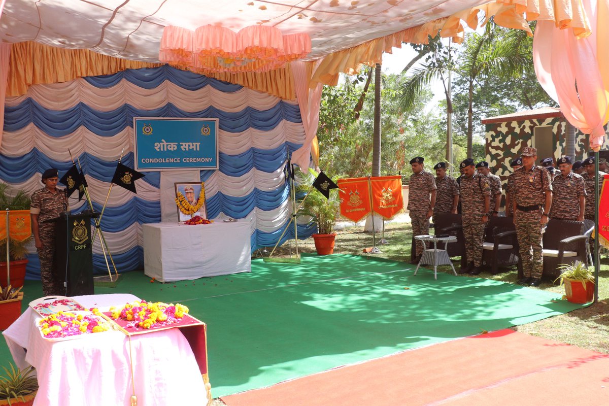 crpfindia's tweet photo. With profound reverence, #CRPF mourns the passing of Sh. Vikram Srivastava, former DG (Retd). Shri @gpsinghips, DG, along with officers and jawans, paid a solemn tribute to the departed soul at GC Gandhinagar, Gujarat, while #CRPF personnel from various locations joined remotely, honoring his distinguished service and offering heartfelt condolences to his bereaved family.
 
May his noble soul rest in eternal peace, and may his loved ones find strength and solace in this moment of deep sorrow.
 
#NationFirst