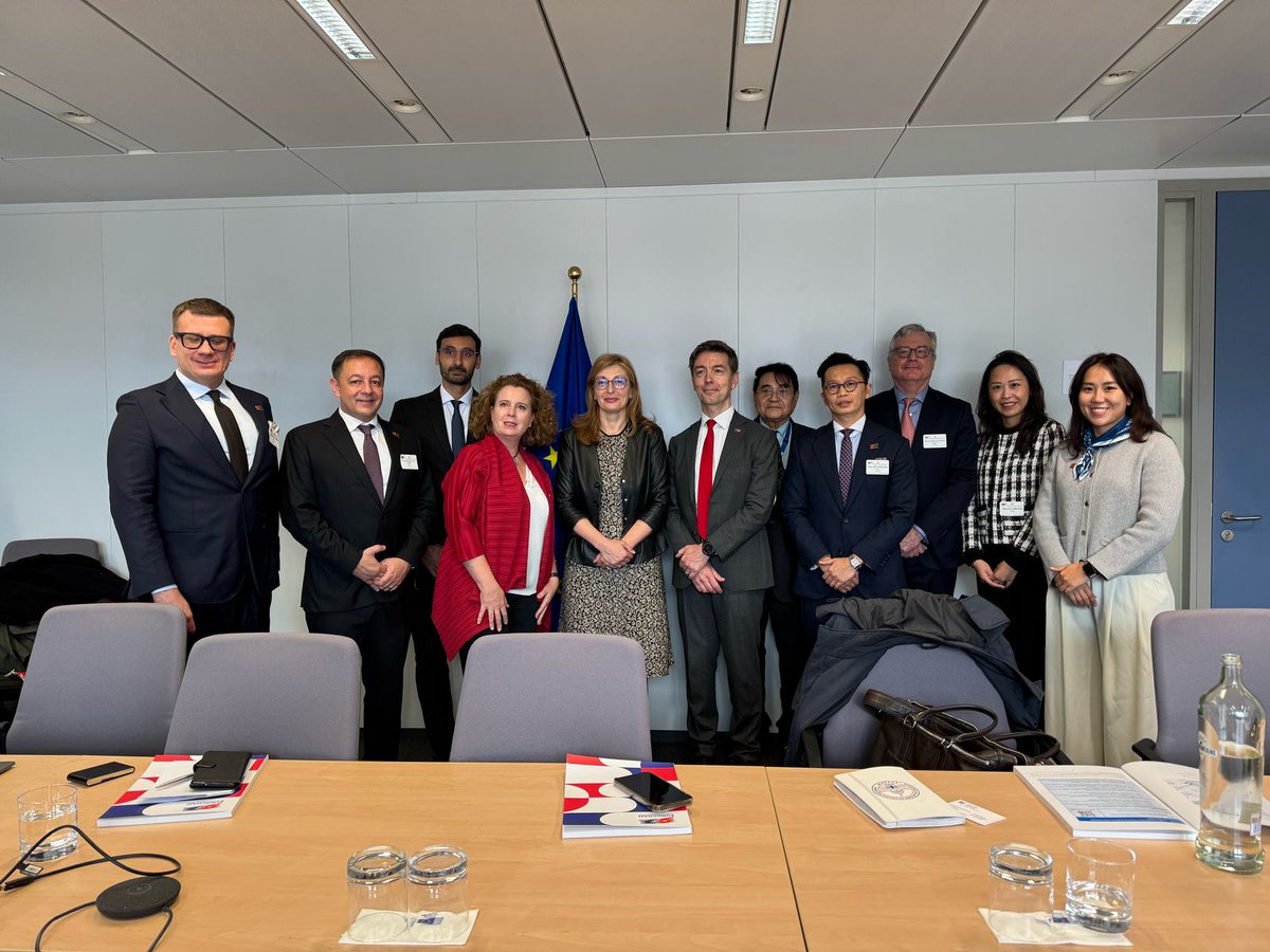 Julien Guerrier (@jguerrier_eu) on Twitter photo A busy week joining a high-level <a href="/EuroChamVietnam/">EuroCham Vietnam</a> delegation in Brussels. 🇪🇺🇻🇳
Our meetings with key decision-makers across EU institutions revolved around strengthening the commitment and operations of EU businesses in Vietnam across sectors – from trade, green growth, research A busy week joining a high-level <a href="/EuroChamVietnam/">EuroCham Vietnam</a> delegation in Brussels. 🇪🇺🇻🇳
Our meetings with key decision-makers across EU institutions revolved around strengthening the commitment and operations of EU businesses in Vietnam across sectors – from trade, green growth, research