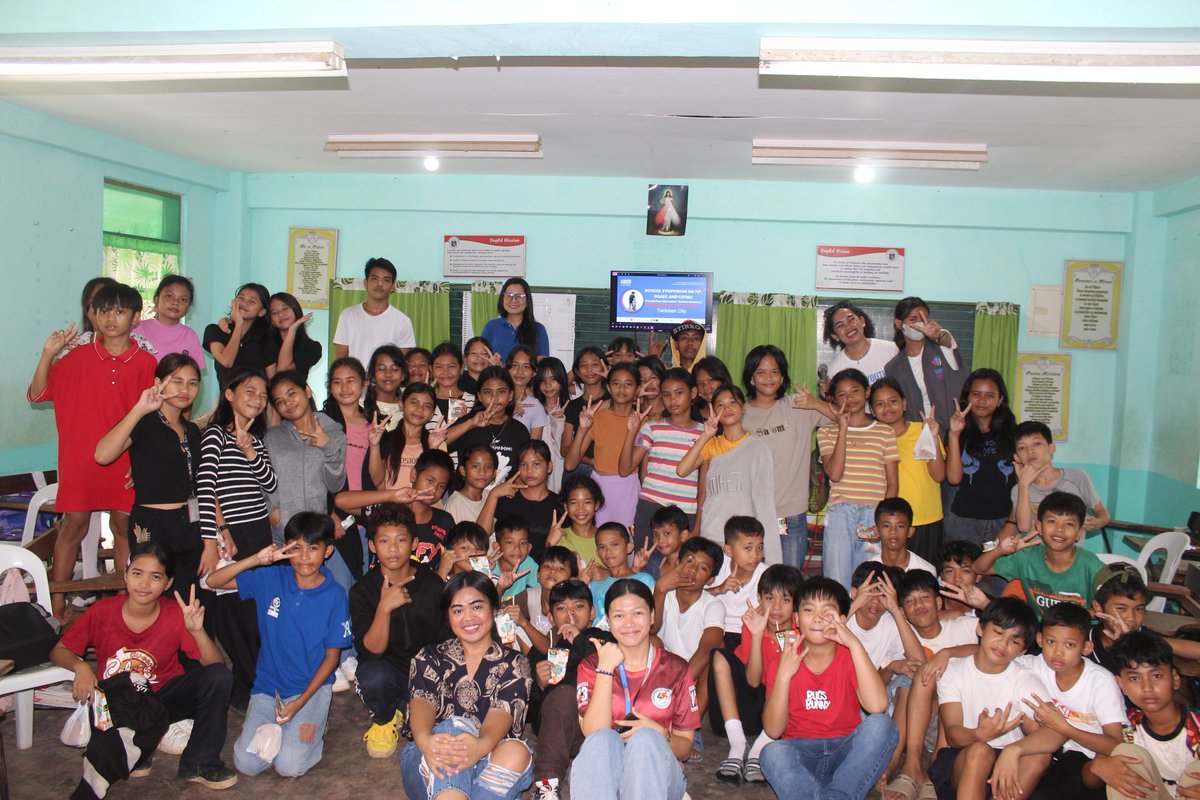 arymam's tweet image. With the active youth advocates of Tacloban during their rollout session. 
#YPE
#CASTINGAWIDERNET
#PlanPilipinas