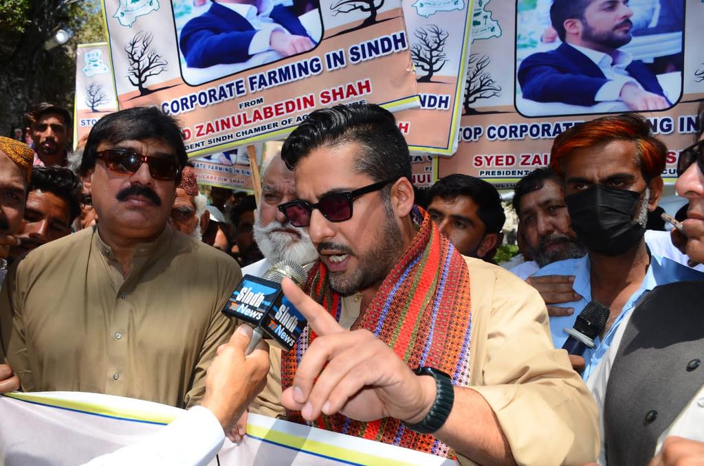 panhwar_noman's tweet photo. HYDERABAD: President Sindh Chamber of Agriculture @ZQamarShah organised a protest rejecting the 6 canals project.
#NoMoreCanalsOnIndusRiver https://t.co/1h2G2W2rVT