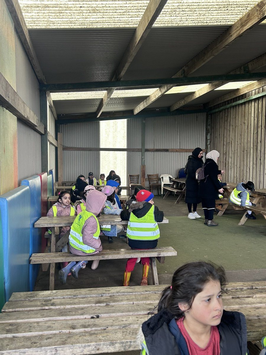 carltonj_i's tweet photo. EYFS Saplings have arrived at Swithens Farm! #SwithensFarm #FarmTrip #UnderstandingTheWorld https://t.co/aFcrD5i7IF