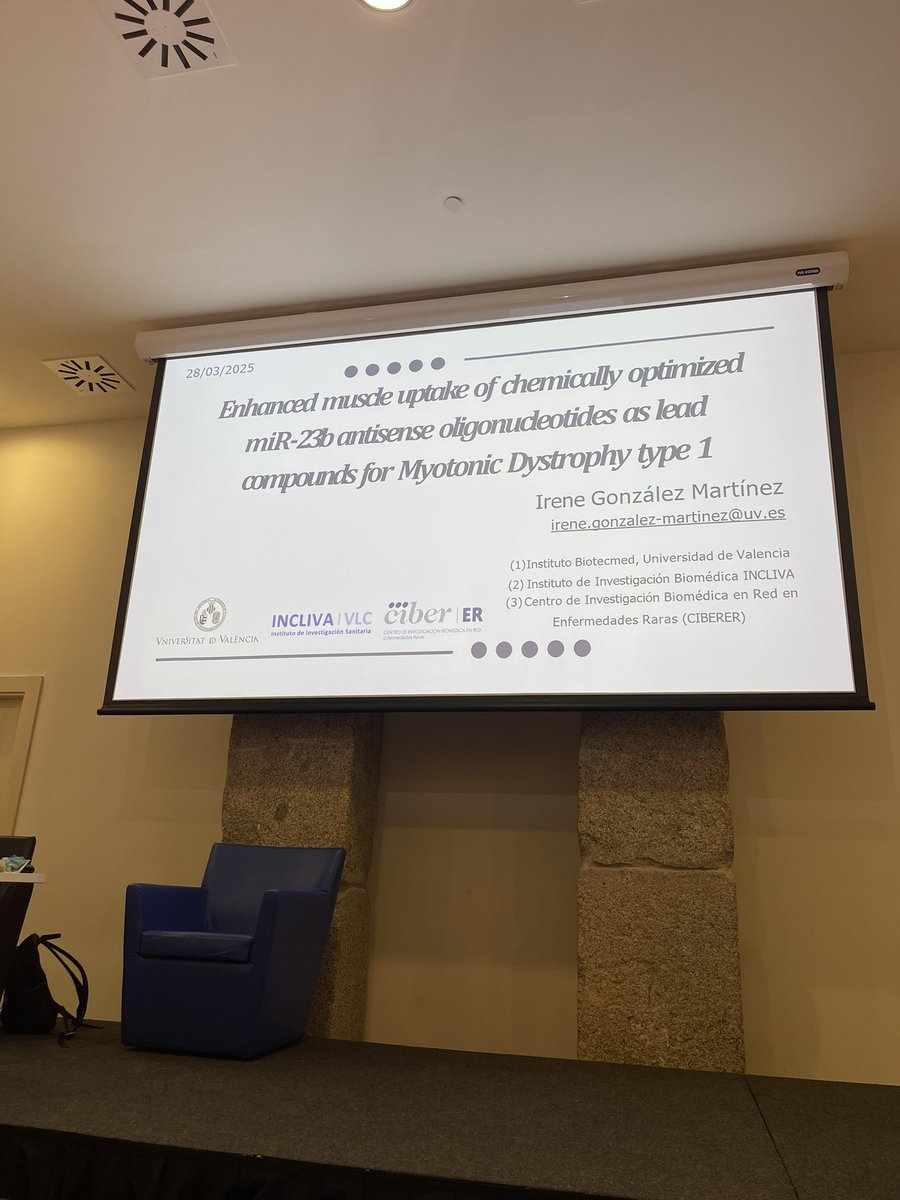 GenomicsLab_UV's tweet image. Irene esta contando en el XVIII Congreso @CIBERER nuestra investigación en DM1 con antimiRs
@incliva @UV_EG @Federacion_ASEM @FEDER_ONG @DM1Steinert @DM1research