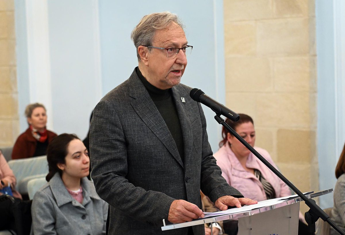 ➡️El Pleno aprueba por unanimidad una declaración institucional con motivo del Día de las Personas Desaparecidas sin causa aparente. Paco Lobatón ha sido el encargado de leer esta declaración que establece que los municipios serán los encargados de articular líneas de actuación.