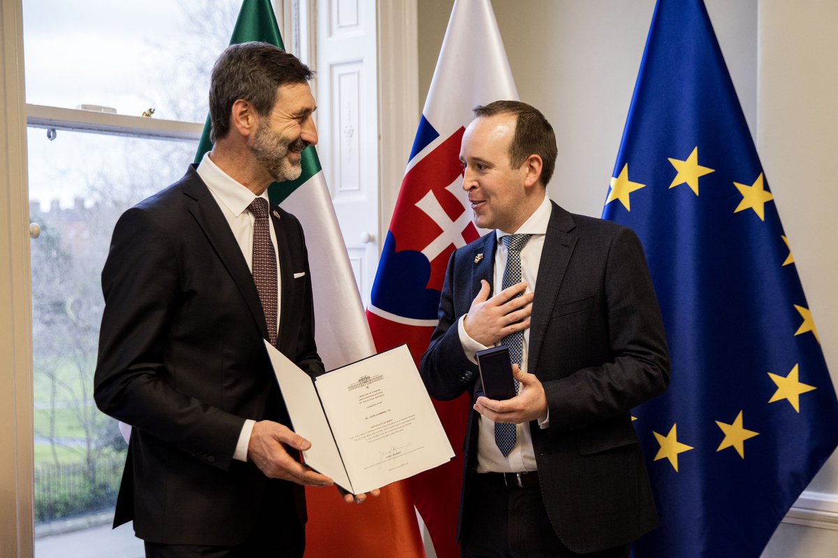 #1 🇸🇰🤝🏻🇮🇪 Minister Juraj Blanár:
After my visit to The Hague, I headed to Dublin, where I had the pleasure of presenting the Shield of Friendship award to Mr. John Cummins, Minister of State at the Department of Housing and a member of the Ireland–Slovakia Parliamentary