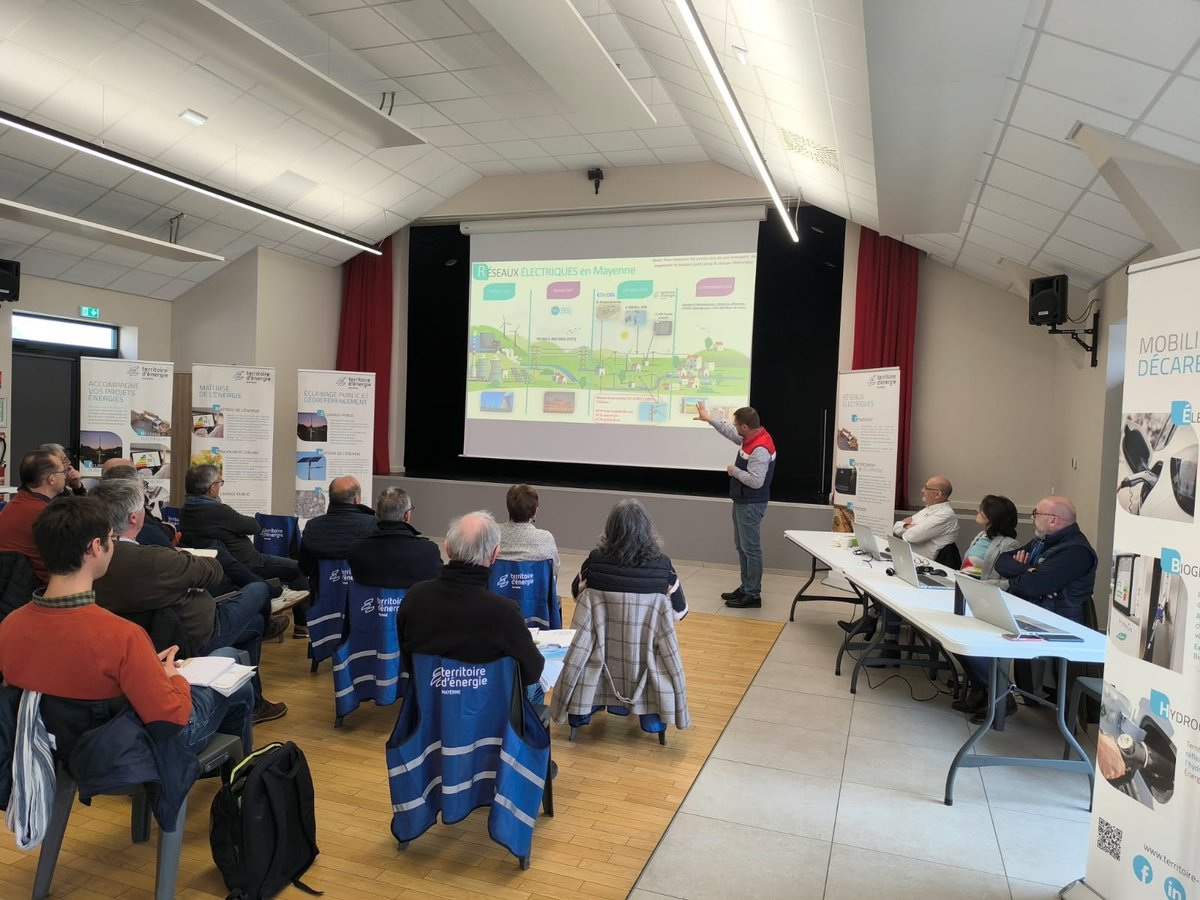 🔴 En direct des Rencontres TEM📍Bierné-les-Villages
Territoire <a href="/Energie_Mayenne/">Territoire d'Énergie Mayenne 💡</a> rencontrent les élus de la com com <a href="/chateau_gontier/">Château-Gontier</a> pr présenter l'accompagnement &amp; les activités du syndicat
🙏 Merci à <a href="/TribondeauMarie/">Marie-Noëlle Tribondeau</a> pr l'accueil.
👉Prochaine Rencontre 02/04 Pays de Meslay-Grez