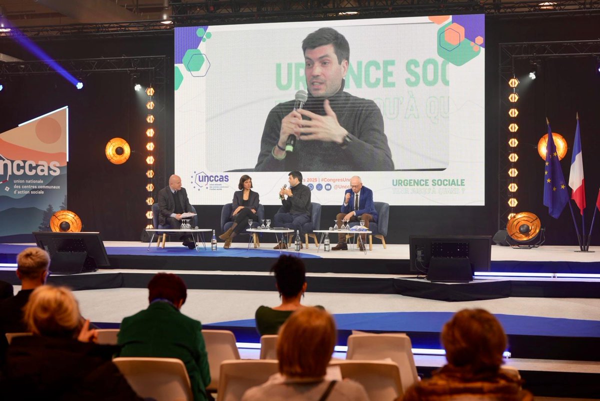 unccas's tweet photo. #CongresUnccas "Certaines temporalitĂ©s des politiques publiques sont en dĂ©calage. Câest le cas des ZFE : leur calendrier dâinterdiction ne correspond pas Ă une offre suffisante de transports en commun", pointe Pierre-AndrĂ© Juven, adjoint au maire de @VilledeGrenoble
@luccarvounas https://t.co/kQMxxgiY1e