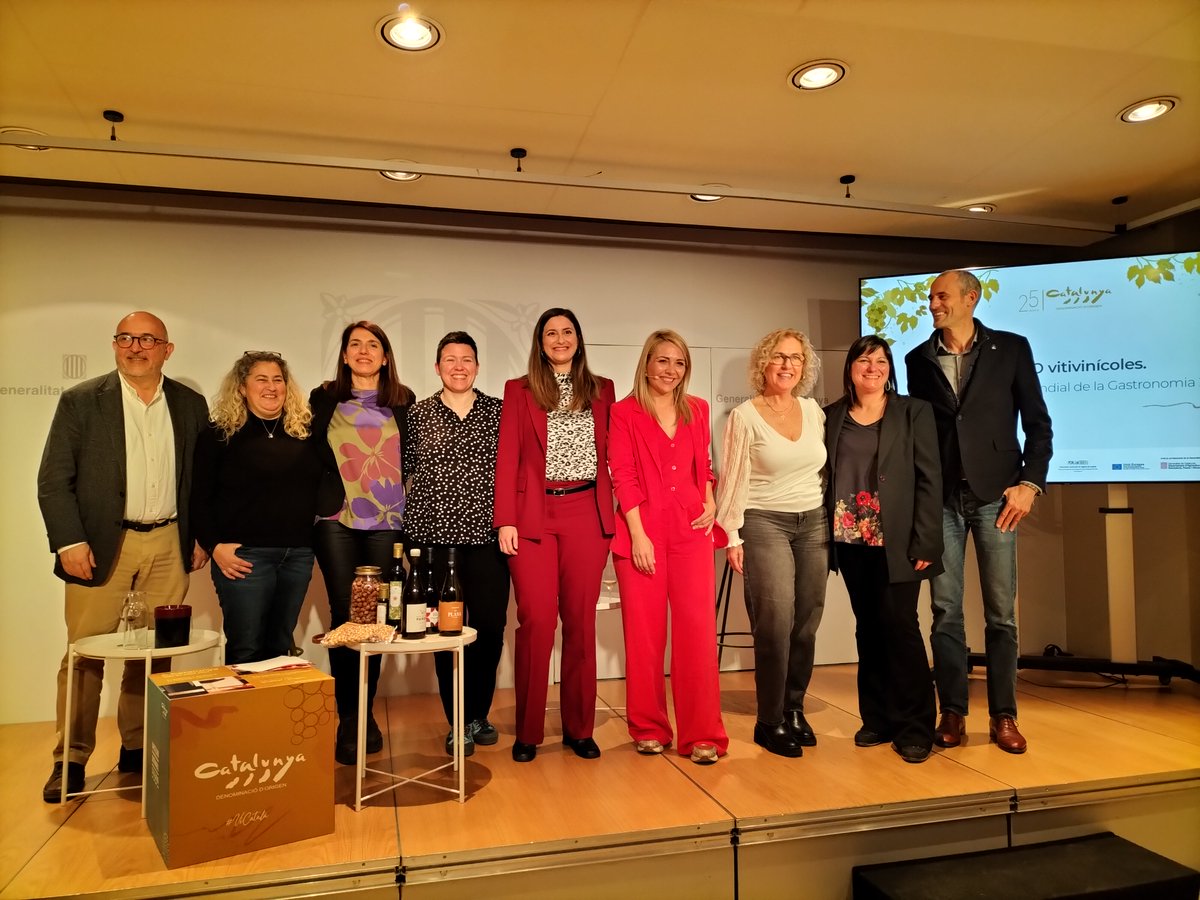 Movimiento Vino D.O. (@movinodo) on Twitter photo El instituto Más Mujeres y Meritxell Falgueras <a href="/winesandthecity/">Meritxell Falgueras</a>, en colaboración con la <a href="/DOCatalunya/">DO Catalunya</a> presentan el Estudio Mujeres del Vino 2024
goo.su/iqC83 El instituto Más Mujeres y Meritxell Falgueras <a href="/winesandthecity/">Meritxell Falgueras</a>, en colaboración con la <a href="/DOCatalunya/">DO Catalunya</a> presentan el Estudio Mujeres del Vino 2024
goo.su/iqC83