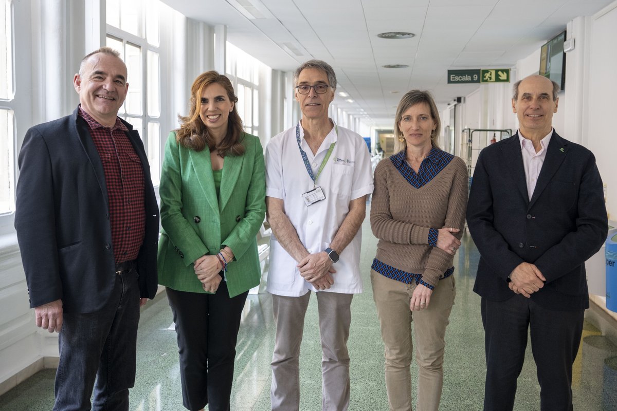 <a href="/idibaps/">IDIBAPS</a> <a href="/castells_toni/">Antoni Castells</a> <a href="/EQUINTEROC/">Enrique Quintero</a> <a href="/ContraCancerEs/">Asociación Española Contra el Cáncer</a> <a href="/contracancerINV/">Contra el Cáncer Investigación</a> <a href="/ContraCancerBCN/">Associació Contra el Càncer BARCELONA</a> <a href="/marta_puyol/">Marta Puyol</a> <a href="/CIBER_ISCIII/">CIBER ISCIII</a> @CIBERehd <a href="/MichelaBertero/">michib</a> 🏥 Un estudio coordinado por #CLÍNIC-<a href="/idibaps/">IDIBAPS</a> y Hospital Universitario de Canarias demuestra que la colonoscopia y la prueba de sangre oculta en heces son equivalentes para detectar el #CáncerColorrectal.

🆕 El estudio, en el que han participado 57.000 personas de 8️⃣ comunidades