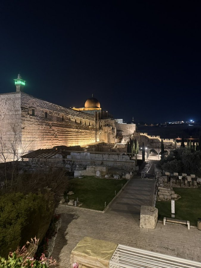 EYakoby's tweet photo. Can someone explain how the Temple is beneath the mosque if Palestinians are indigenous?

I’m VERY confused. https://t.co/unp4ZmFP2p
