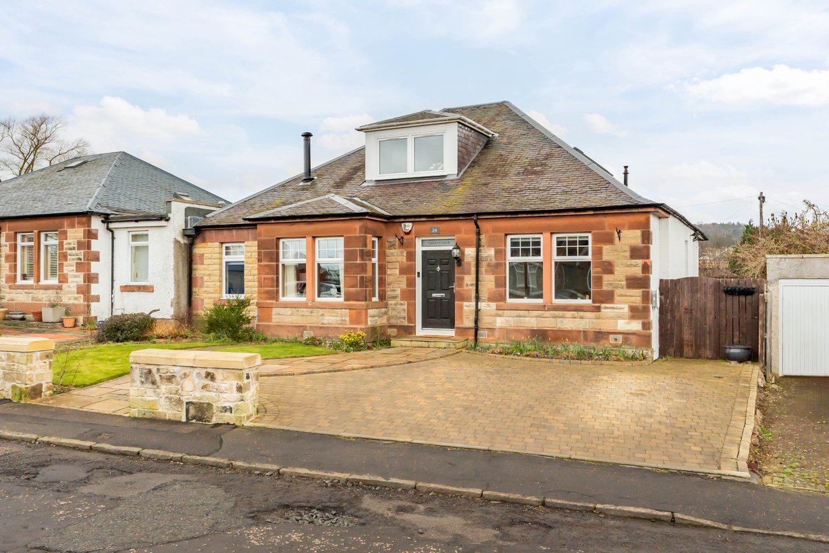 NeilsonsSales's tweet photo. 📍24 Hillview Drive, Edinburgh, EH12 8QR
🏡Offers Over £675,000

With generous room sizes and a large enclosed garden, this superb extended link-detached four bed bungalow offers excellent family accommodation in ever-popular Corstorphine, close to superb amenities, transport links and well-regarded schools.

🔗Please find full details on our website - https://t.co/Ki9GiF5l2Z

#PropertyForSale #Corstorphine #FamilyHome #EdinburghBungalow