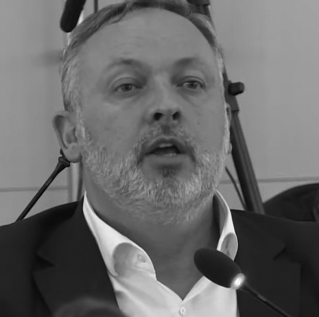 shitbastersi's tweet photo. Dević (SDA): "Kad kažem vi mislim i mi. #Aferim. https://t.co/DTxnK9LobJ