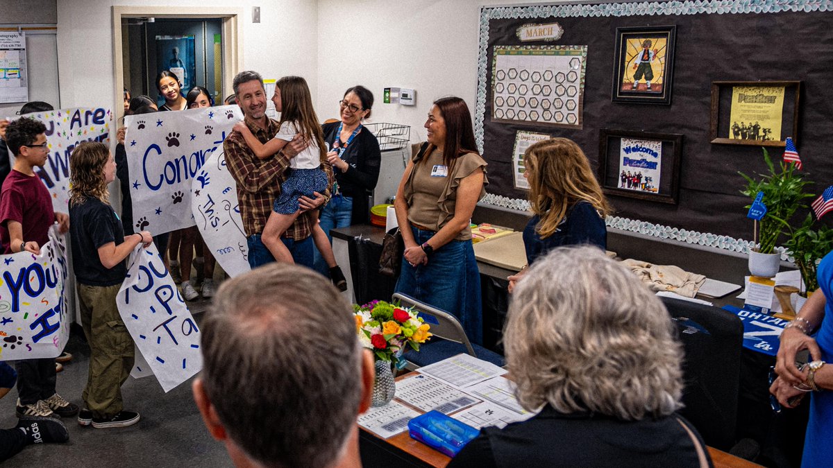 ¡Matthew Maizel de Diamond Ranch High School fue nombrado maestro del año 2025-26!

26 de marzo de 2025 – El Distrito Escolar Unificado de Pomona anuncia con orgullo que Matthew Maizel, un dedicado maestro de educación especial en Diamond Ranch High School