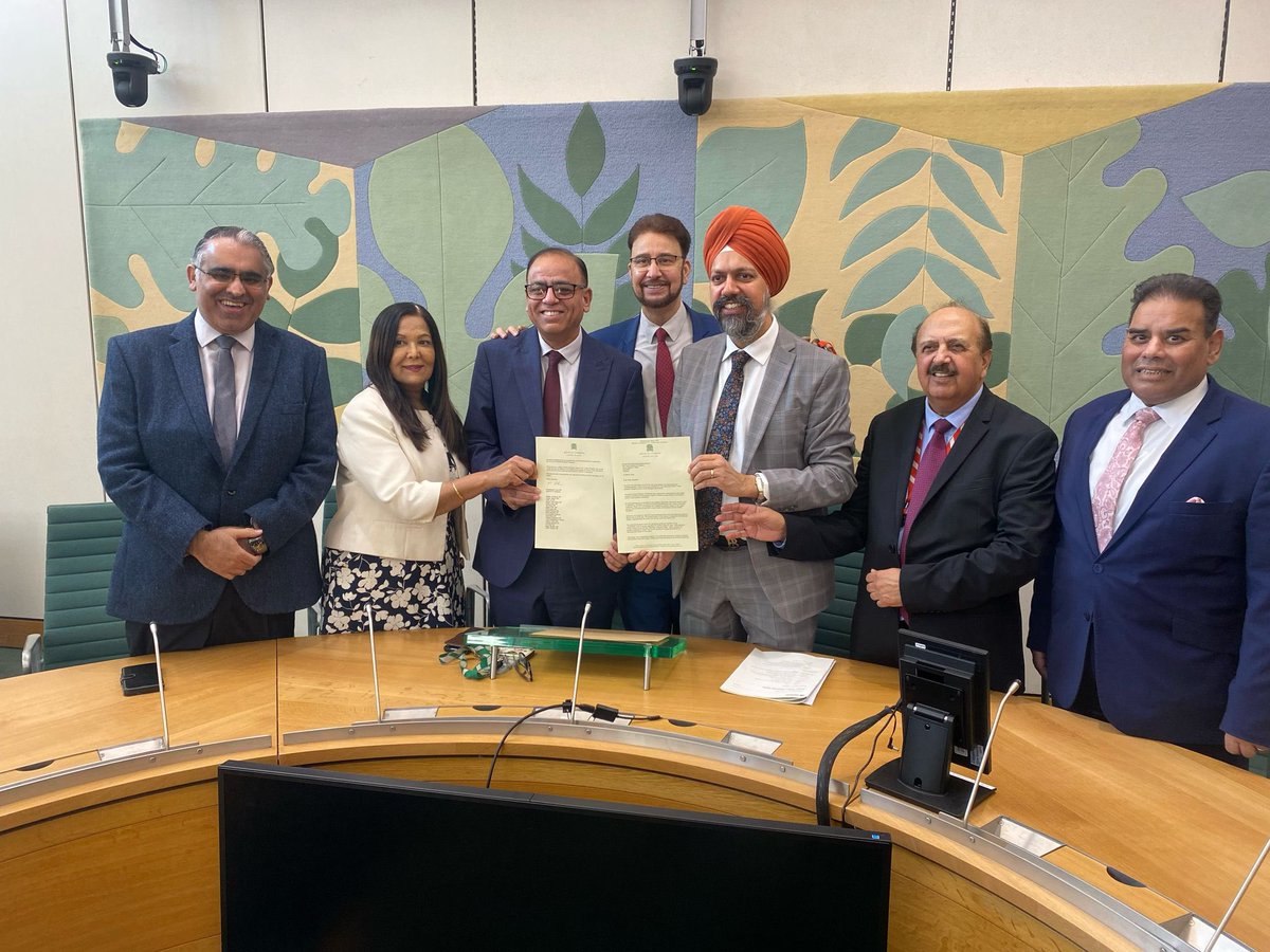 TahirAliMP's tweet image. This week, I attended a press conference ordained by Mohammed Yasin MP, where 20 cross-party British Parliamentarians requested for an international airport in Mirpur.

There has been a long-standing promise for an international airport in Mirpur, which has yet to be met. This…