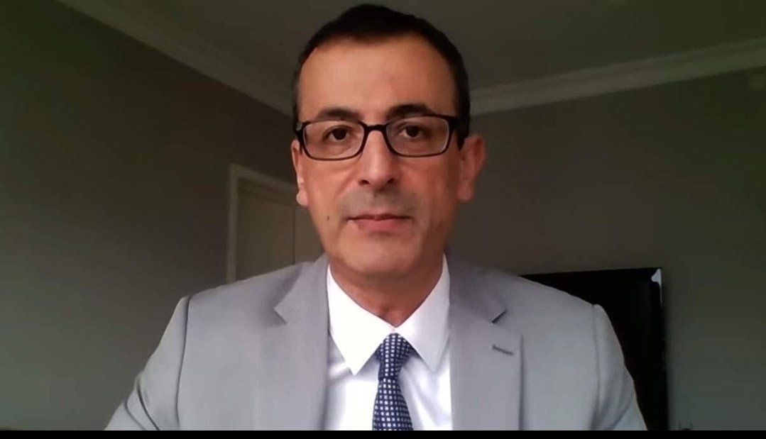 Allah rahmet etsin
Mekanın cennet olsun
Çok sevdiğim ekonomist evren bey
Ey güzel insan unutmayacağım seni 
 gençliğimin ekonomist i  ışıklar içinde uyu.
#EvrenDevrimZelyut