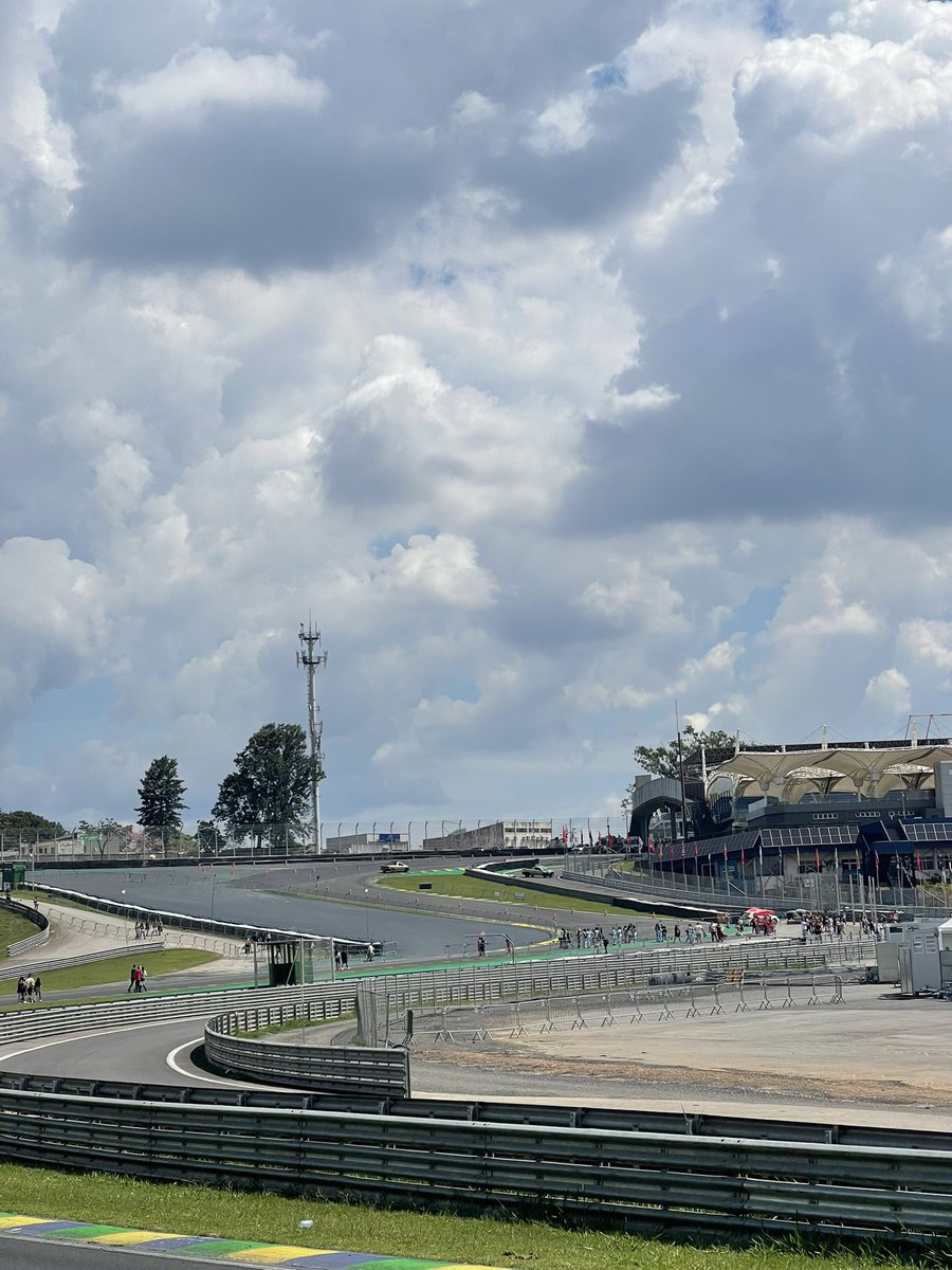 ninguém no lolla sabe que em novembro 20 playboys vem aqui tirar racha