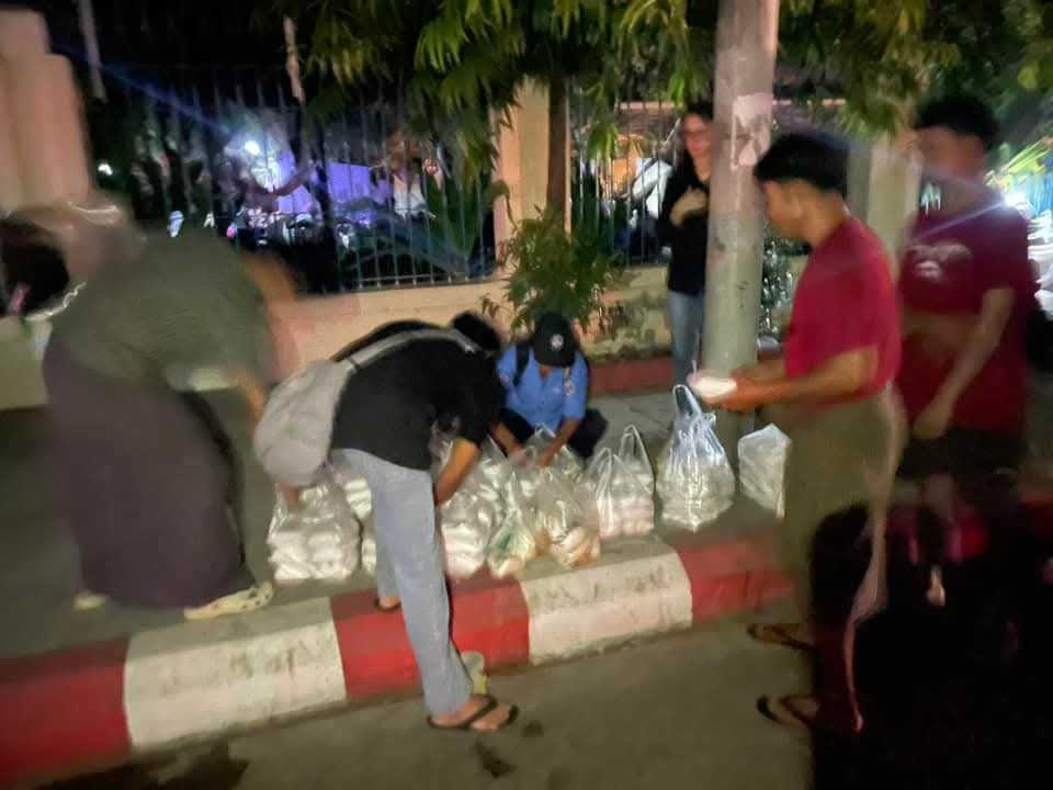 We distributed meal boxes to 300 earthquake-affected people at Mandalay General Hospital. 

We made this donation after hearing that both inside and outside the hospital were extremely crowded, and everyone was facing difficulties getting food.

#MyanmarEarthquake #Myanmar