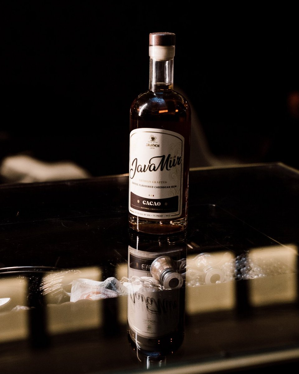 Javarumco's tweet image. The workweek is done, the playlist is on, and the first pour of the weekend is calling your name. 🍹 Whether you're out with friends or enjoying a quiet night in, Javamur Rum is the perfect way to toast to freedom and fun.
#JavaMur #JavaRum #Rumlovers #FridayNight #Friday #Rum