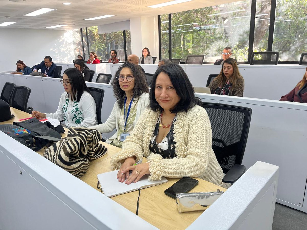 DAFP_COLOMBIA's tweet photo. En el más reciente encuentro del Comité del Sistema Nacional de Rendición de Cuentas #SNRdC, revisamos los avances y fijamos objetivos para seguir respondiendo a las exigencias de las ciudadanías en control social y cuidado de lo público 🌿
@PGN_COL @CGR_Colombia @DNP_Colombia https://t.co/6ysTp4tAhk