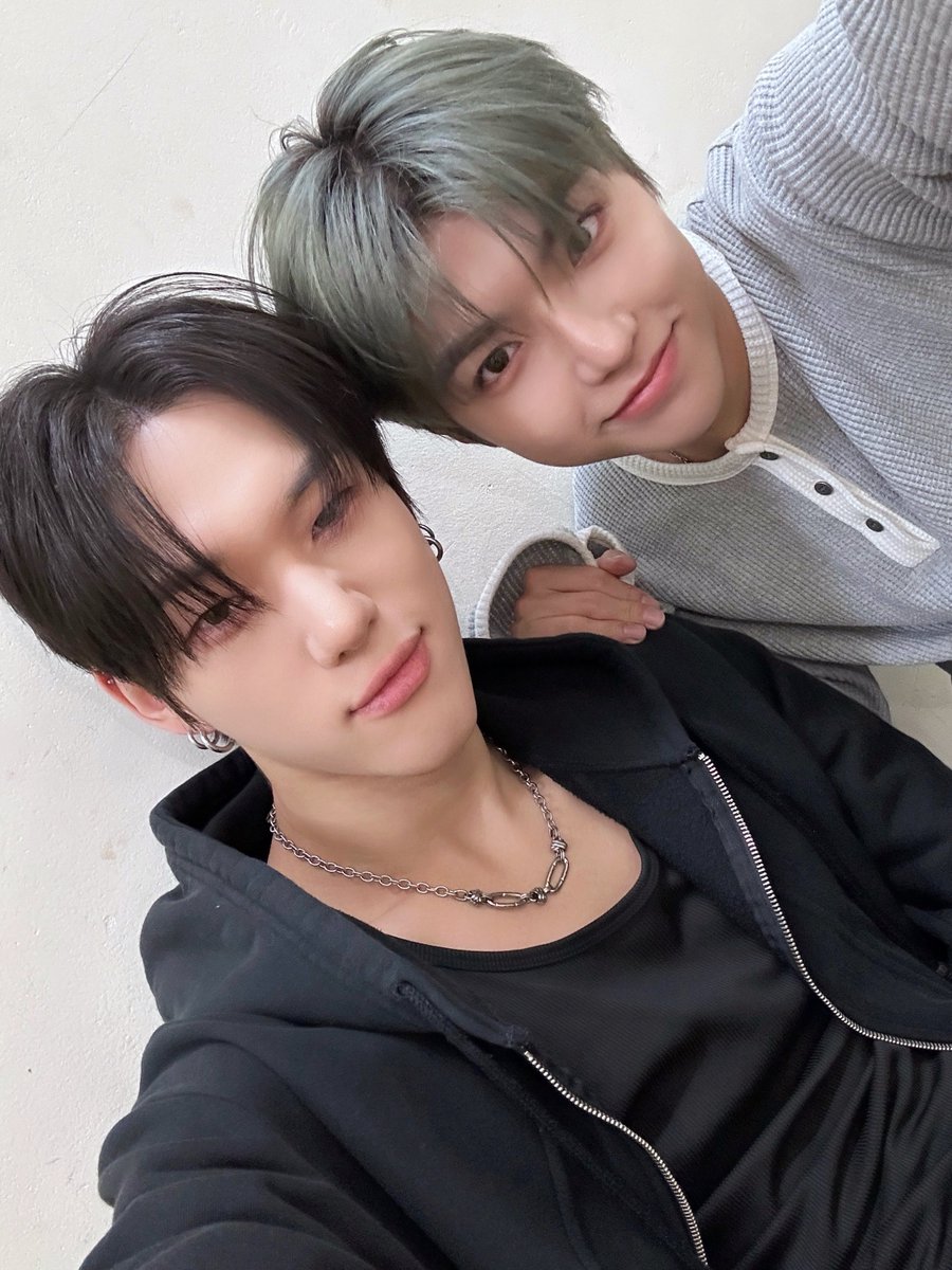 at_ALL_H_OURS's tweet photo. [#온]
오늘 하루도 수고했떠여😚💤

#ALL_H_OURS #올아워즈
#ON_N #온 https://t.co/eXnNp0vAZR