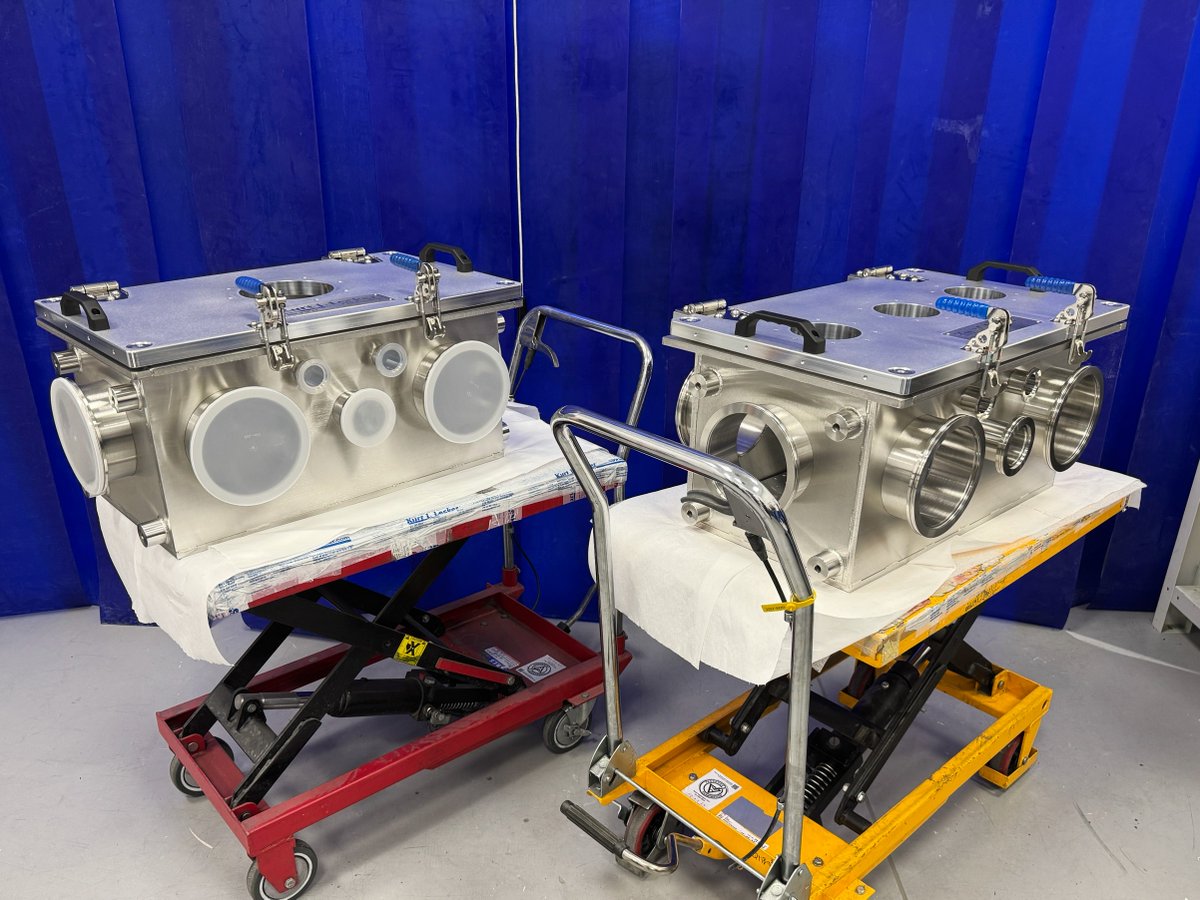 KurtJLeskerCo's tweet image. Excited to share our project with CELIA (Université de Bordeaux, CNRS, CEA). We&apos;ve crafted chambers for their new XUV beamline to study ultrafast molecular dynamics, part of the PEPR LUMA project&apos;s Ultrafast platform. Thanks to CELIA for their trust. 
#UltrafastDynamics #CELIA