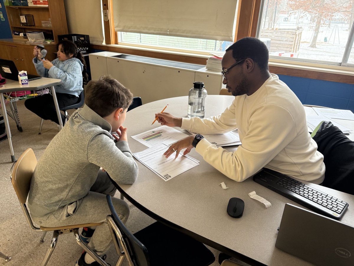 openupresources's tweet image. We&apos;re super excited to see the impact of #OpenUpELA at @MMSDschools&apos;s Lake View Elementary in action! Huge thanks to @EdLeaderCTubbs &amp;amp; the amazing teachers/staff driving literacy and student success every day. Together, we’re making a real difference! 🙌