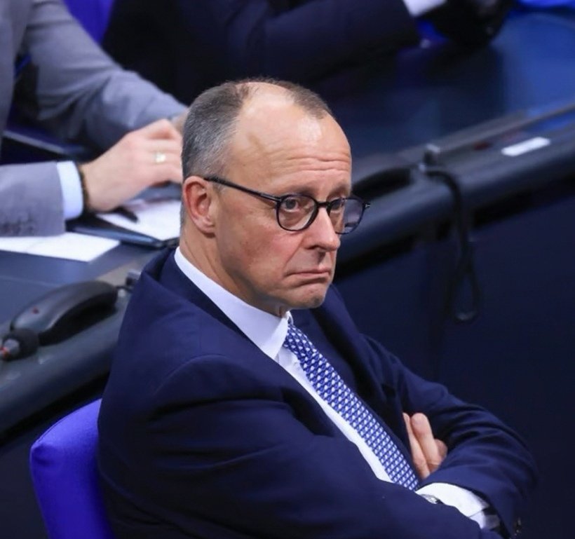 Ausgerechnet er will das Lügen verbieten.. wie krank ist das denn? 
Wenn Lügner definieren können was wahr ist und was nicht, ist das an Absurdität nicht zu überbieten. 
#NichtmeinKanzler