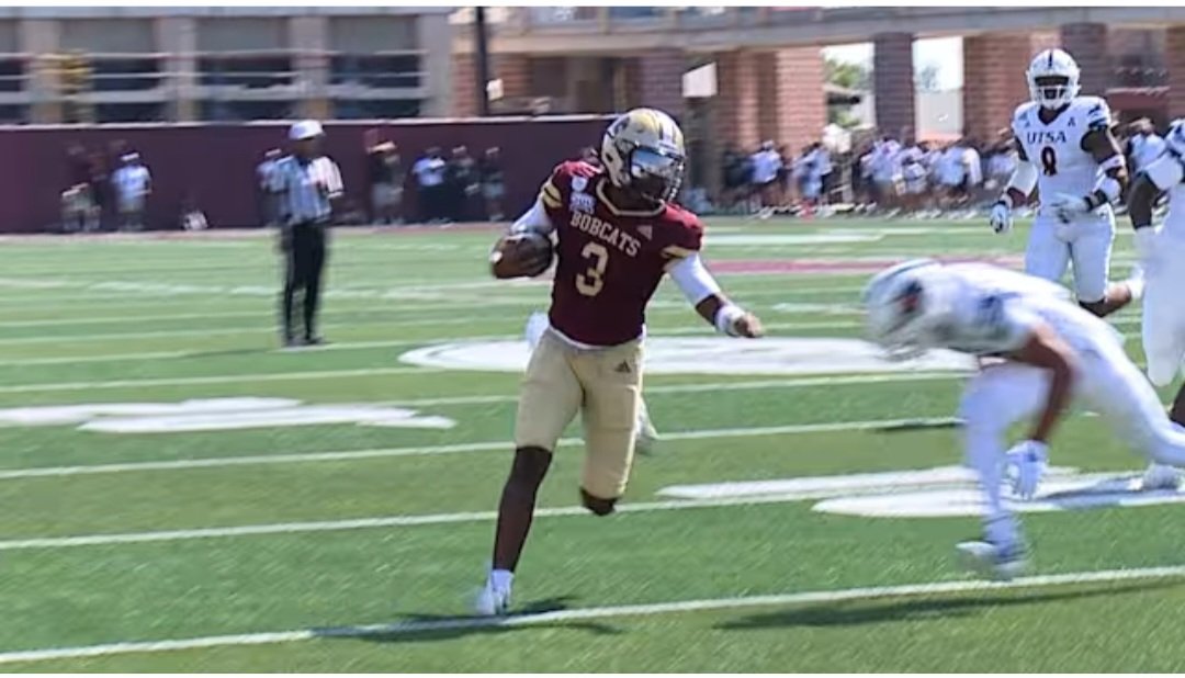 Texas State <a href="/TXSTATEFOOTBALL/">Texas State Football</a> quarterback Jordan McCloud strong Pro Day throwing session for Day 3 #NFLDraft2025 prospect
Met with #Patriots #Buccaneers #Jets afterward
Sun Belt Player of Year
Previous: South Florida, Arizona, JMU
Career: 10,135 yards, 88 touchdowns, 38
