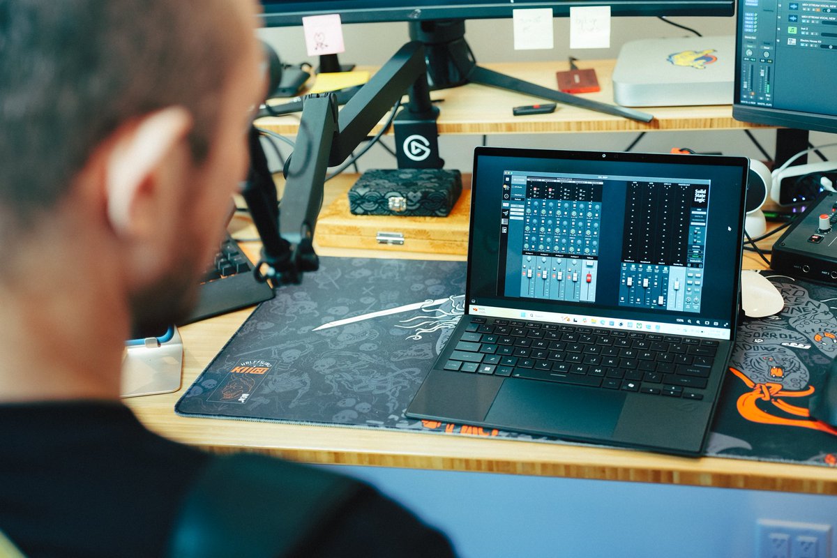 matthewkheafy's tweet image. How about this streaming/ gaming/ music production/ travel rig? 

It just got updated with my new @ASUS_ROG #FlowZ13

#asusrogpartner @ASUS_ROG