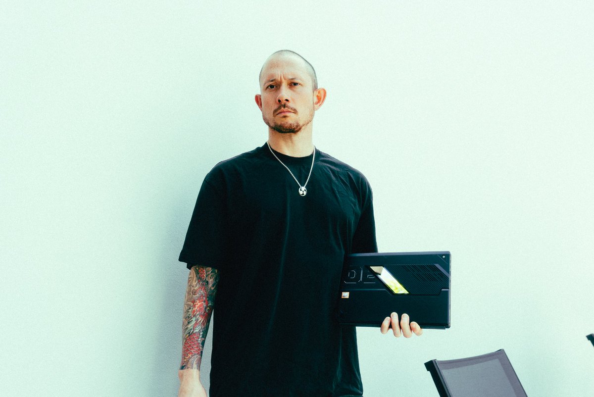 matthewkheafy's tweet image. How about this streaming/ gaming/ music production/ travel rig? 

It just got updated with my new @ASUS_ROG #FlowZ13

#asusrogpartner @ASUS_ROG