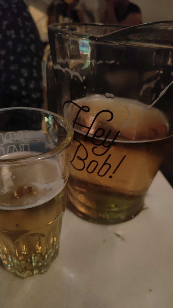 ichowdary9's tweet photo. At #BobsBar Bangalore. Oka 500 tables untay prathi table lo amaylu unaru with exposing dresses and ciggerates. Cheydatipoyaru https://t.co/G5arCSAqxP