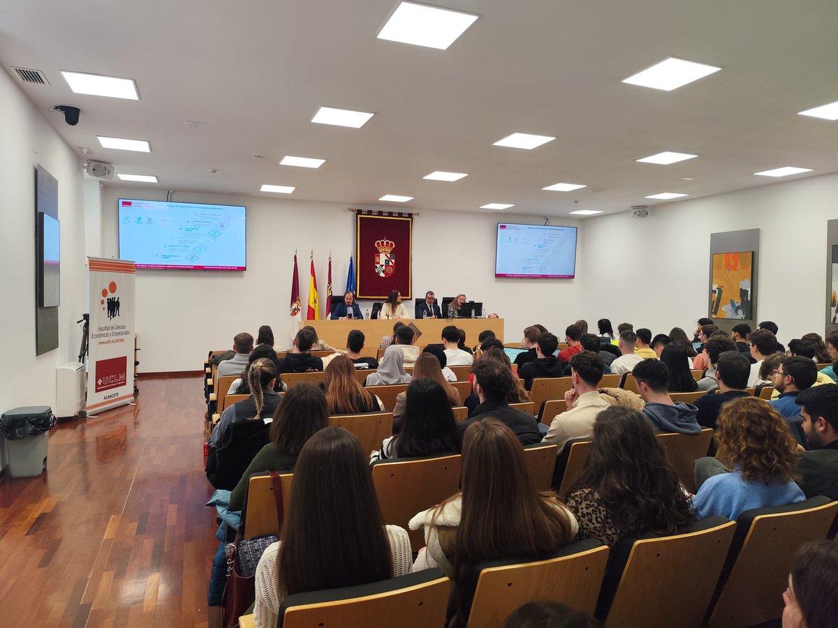 Víctor Raúl López Ruiz (@victorraullr) on Twitter photo Es Noticia 👀👍
Hoy día de #Econometría en <a href="/uclm_es/">Universidad de Castilla-La Mancha</a>, <a href="/dafcee_ab/">Delegación de Alumnos FCEE AB</a> <a href="/ftaadcee_ab/">Facultad de Ciencias Económicas y Empresariales AB</a> <a href="/fdcs_cr/">Facultad de Derecho y Ciencias Sociales CR</a> VI edición que coordino con <a href="/FerEconometria/">Fernando Callejas</a> <a href="/NuriaHuete1/">Nuria Huete</a> #MJoseCalderon <a href="/SoniaGaMore/">Sonia García</a>
<a href="/franciscoescri4/">francisco escribano</a> Es Noticia 👀👍
Hoy día de #Econometría en <a href="/uclm_es/">Universidad de Castilla-La Mancha</a>, <a href="/dafcee_ab/">Delegación de Alumnos FCEE AB</a> <a href="/ftaadcee_ab/">Facultad de Ciencias Económicas y Empresariales AB</a> <a href="/fdcs_cr/">Facultad de Derecho y Ciencias Sociales CR</a> VI edición que coordino con <a href="/FerEconometria/">Fernando Callejas</a> <a href="/NuriaHuete1/">Nuria Huete</a> #MJoseCalderon <a href="/SoniaGaMore/">Sonia García</a>
<a href="/franciscoescri4/">francisco escribano</a>