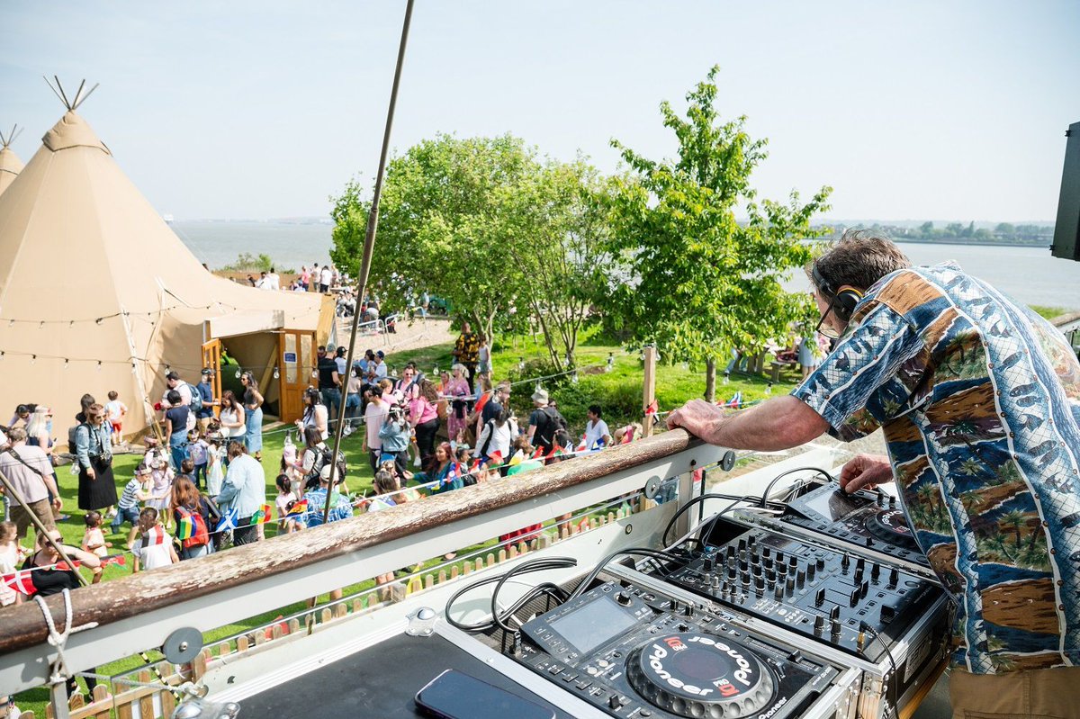 The Barking Riverside family rave is returning for 2025 🎉

@bflfevents is bringing their famous family rave back to the Barking Riverside foreshore for a third year running on Saturday 3rd May, 2pm - 4pm.

Join us for a May Day-themed dance party - bit.ly/BFLFxBarkingRi…