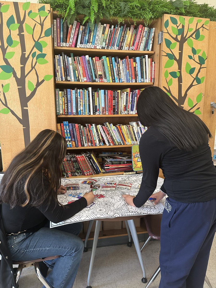 Former students returning to classroom at 7:45am to color. What a great way to begin the day 🌈❤️