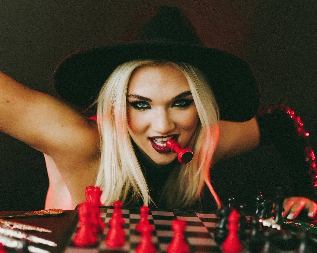 JULIA HART (AEW) <a href="/TheJuliaHart/">julia hart</a>