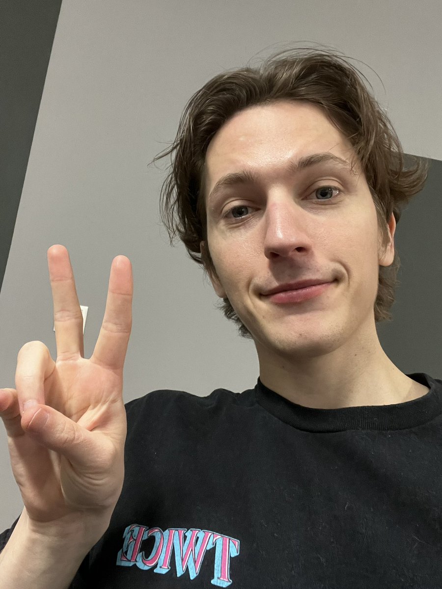 OfficialBoaster's tweet photo. Gameday!! New hairstyle tooβΊοΈ https://t.co/wWpFa7fIsp