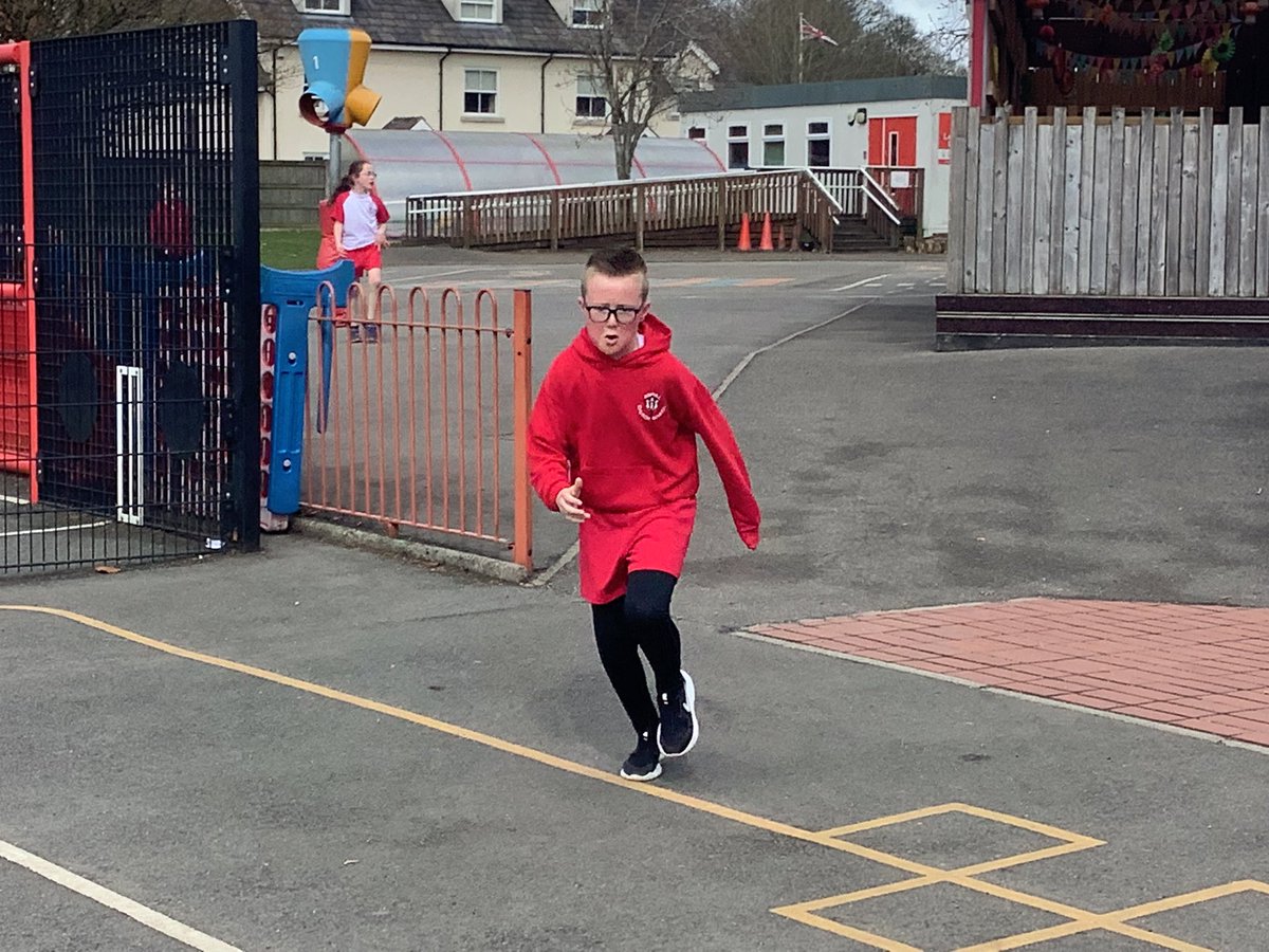 A few action shots from our sponsored run this morning around the mile, we did so well! #acpssponsoredrun #acpscharity