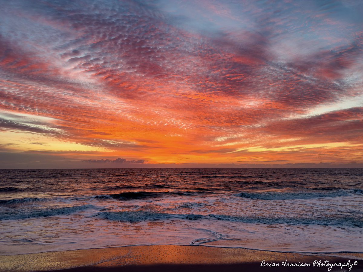 brianharrison72's tweet image. Sunrise from St Augustine Beach, Florida this morning. Hope everyone has a great weekend!!! #sunrise #staugustine #florida #clouds #beach