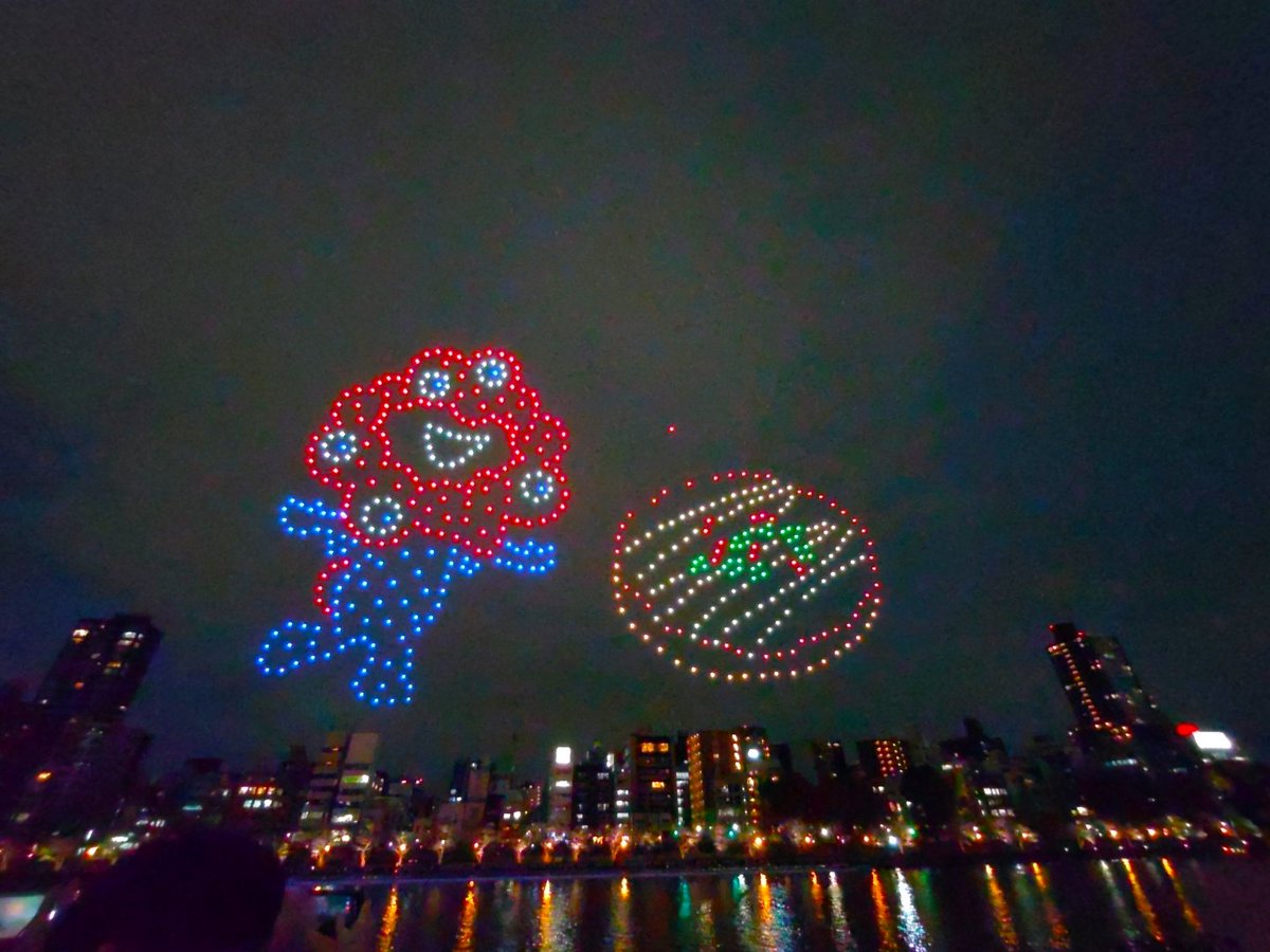 eiki_kangeki06's tweet image. 水曜日にも行ったけど、天気が回復しそうとのことでドローンショーのりピートしてきました！！やっぱり、すごい！