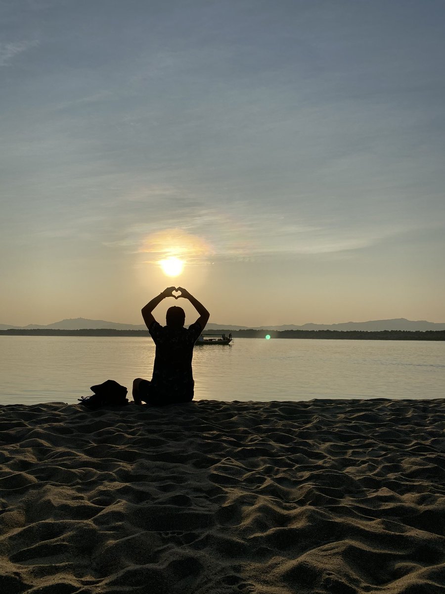 Few years ago I travelled to this country not knowing what to expect. To my surprise, Myanmar just stuck with me. I think it was the people. They were poor but rich by heart. So kind and respectful. I pray for those very people in these difficult times. 📍 Myanmar 🇲🇲