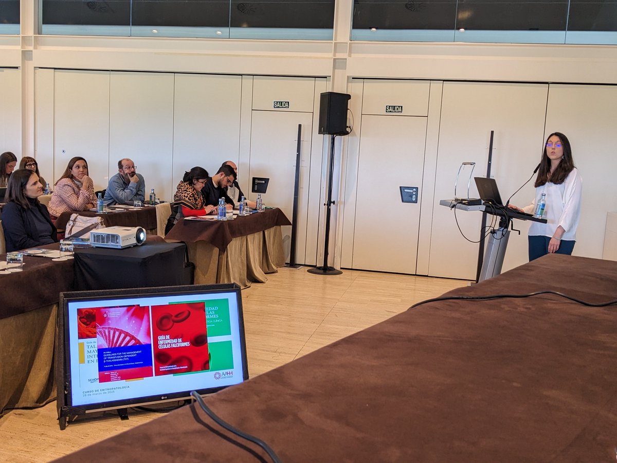 salvadorpayan's tweet image. La Dra. @granadosmjose, del H. de Torrecárdenas, en Almería, la provincia española con mayor incidencia neonatal de #drepanocitosis, comienza su ponencia sobre manejo de las #hemoglobinopatías recogiendo las principales guías sobre ello. #CursoREDSUR2025 #Eritropatología