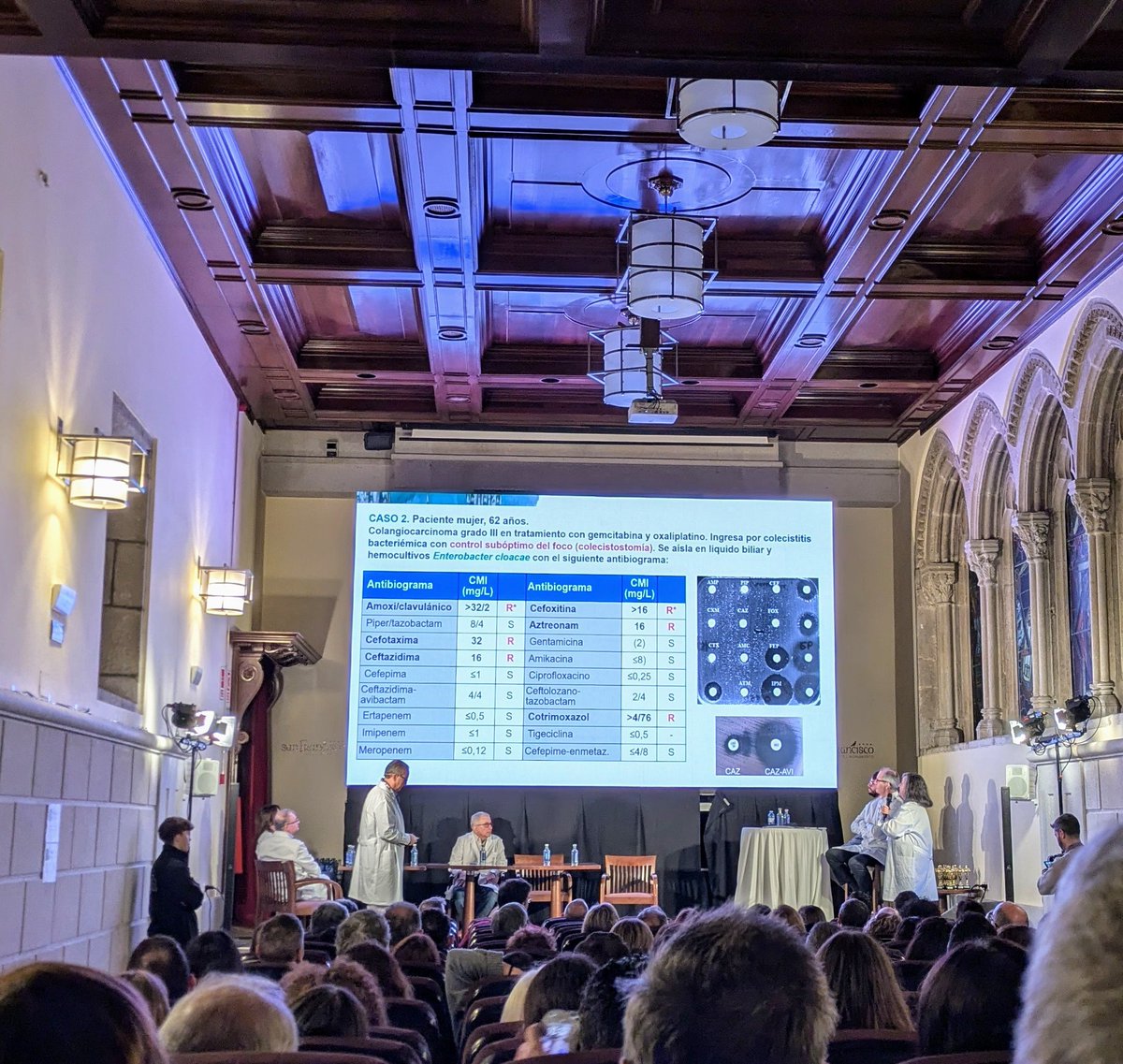 Four round: Antiobiotherapy!
Qué tratamiento antibiótico le pondríais a este paciente? 🤓
Seguimos, GEIPC 2025!!