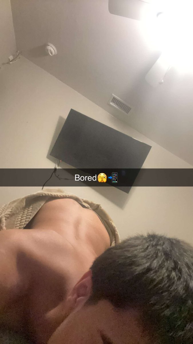 casfre3ko's tweet photo. Who wants to fuck my tight boy pussy🥱DM me I do meets as well🤫#gay #porn #sex #gayporn #hole #tight https://t.co/mydKUNwhY0